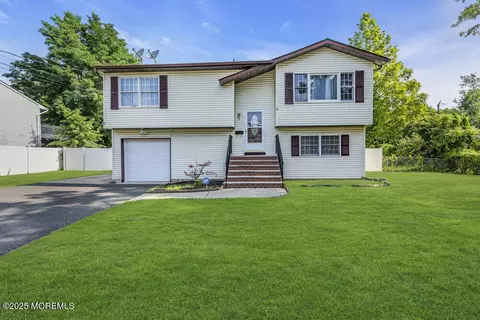9 Richardson Ave, Eatontown, NJ 07724
