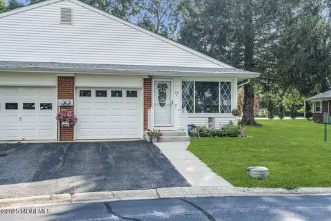73 B Bellhaven Ct, Whiting, NJ 08759