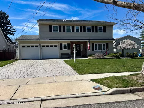 30 Briscoe Ter, Hazlet, NJ 07730