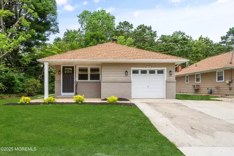 1768 Mount Everest Ln, Toms River, NJ 08753