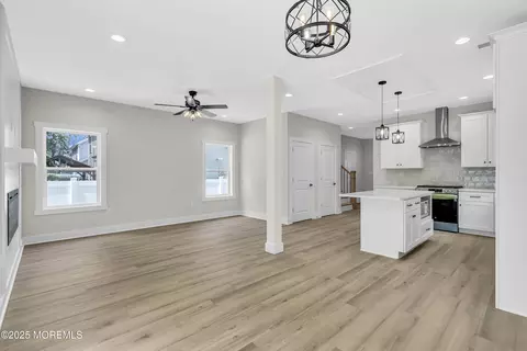 Living - 54 5th Ave, Toms River, NJ 08757 photo 1 of 2