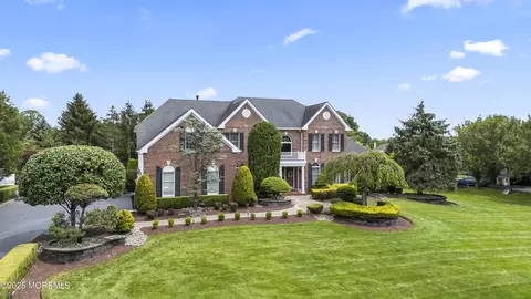 59 Country View Dr, Freehold, NJ 07728