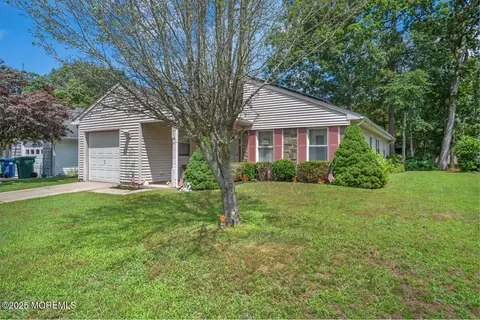 252 Lexington Dr, Little Egg Harbor, NJ 08087