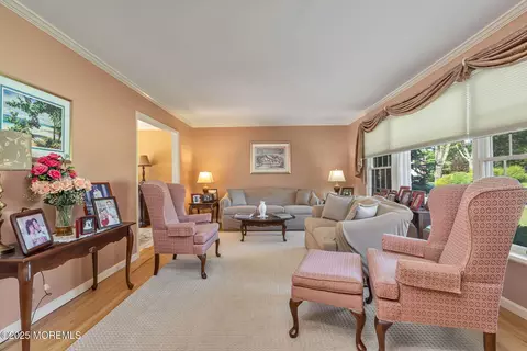 Living - 44 Devonshire Ct, Middletown, NJ 07748 photo 2 of 5