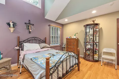 Bedroom - 44 Devonshire Ct, Middletown, NJ 07748 photo 1 of 7