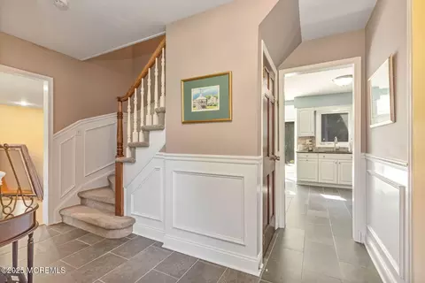 Entry Way - 44 Devonshire Ct, Middletown, NJ 07748 photo 2 of 5