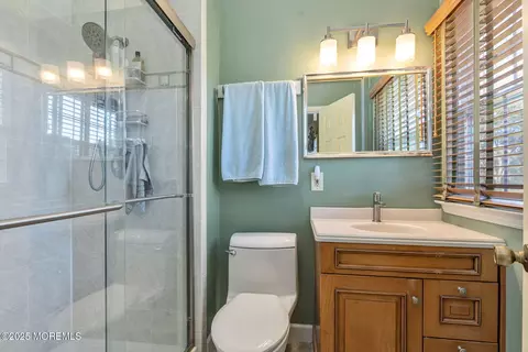 Bath - 44 Devonshire Ct, Middletown, NJ 07748 photo 4 of 4
