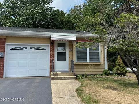 3 Lafayette Dr #B, Whiting, NJ 08759
