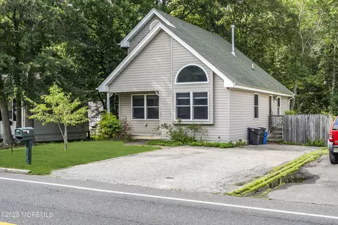 604 E Bay Ave, Barnegat, NJ 08005