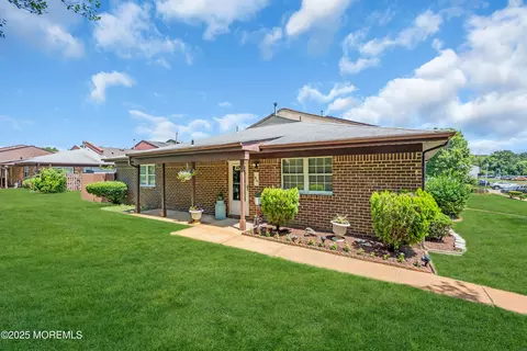 94 Greenwood Loop Rd, Brick, NJ 08724