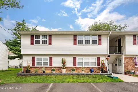 5 Pennsylvania Dr #456, Matawan, NJ 07747