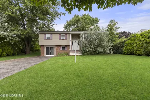 114 Walnut St, Toms River, NJ 08753
