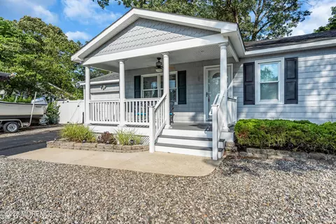 461 Commodore Dr, Forked River, NJ 08731 photo 5