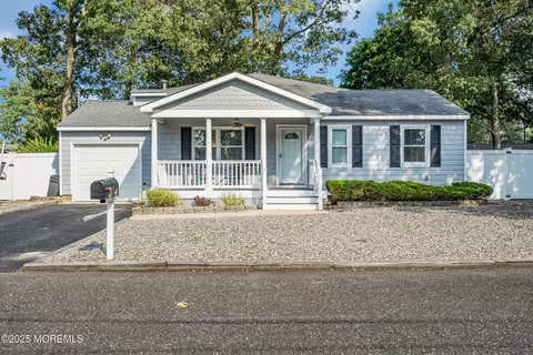 461 Commodore Dr, Forked River, NJ 08731 photo 2