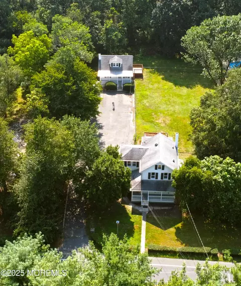 131 Asbury Rd, Farmingdale, NJ 07727