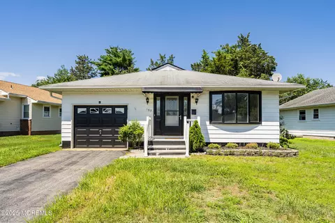 153 Fox Glove Run, Toms River, NJ 08755