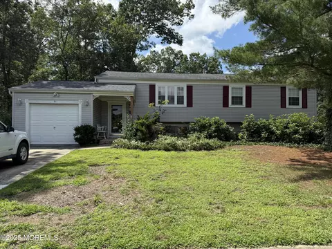 9 Villa Ct, Berlin, NJ 08009