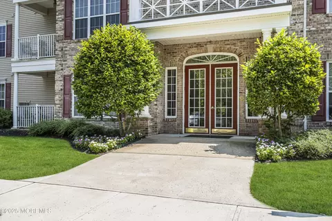 223 Sophee Ln, Lakewood, NJ 08701