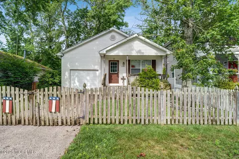 131 Zelus St, Little Egg Harbor, NJ 08087