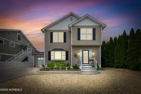 Exterior - 20 Perry Dr, Brick, NJ 08723 photo 2 of 3