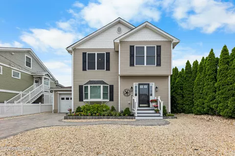 20 Perry Dr, Brick, NJ 08723