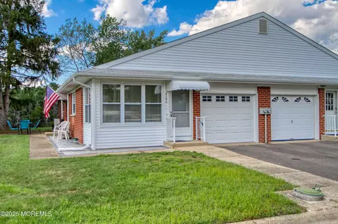 415 Highland Dr #A, Whiting, NJ 08759