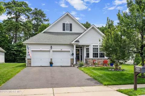 12 Rubin Ln, Asbury Park, NJ 07712