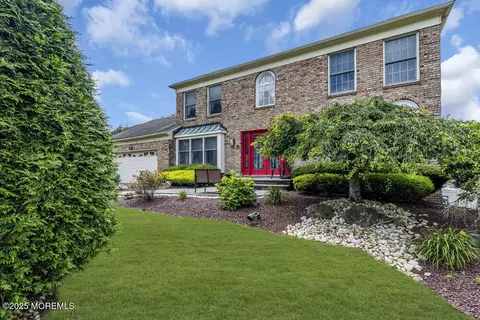10 Justin Ct, Marlboro, NJ 07746