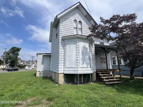 258 Jackson St, Matawan, NJ 07747