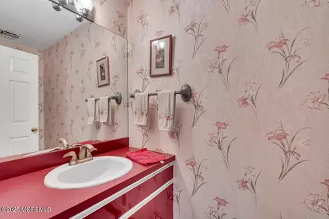 Bath - 12 Cedar Ct, Jackson, NJ 08527 photo 1 of 5