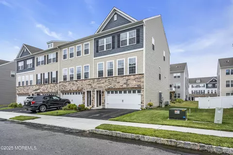 482 Monte Farm Rd, Mount Laurel, NJ 08054