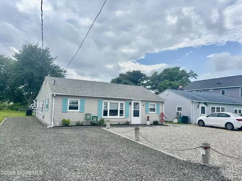 30 Nautilus Rd, Waretown, NJ 08758