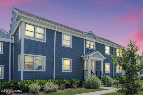 304 Deal Lake Dr #34, Asbury Park, NJ 07712