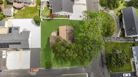 View/Area - 36 Holly Ct E, Brick, NJ 08723 photo 2 of 10