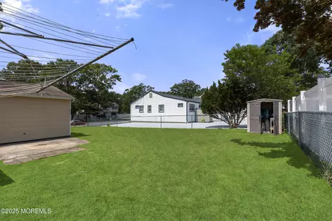 Exterior - 36 Holly Ct E, Brick, NJ 08723 photo 5 of 5