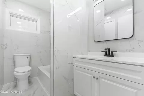 Bath - 36 Holly Ct E, Brick, NJ 08723 photo 1 of 3