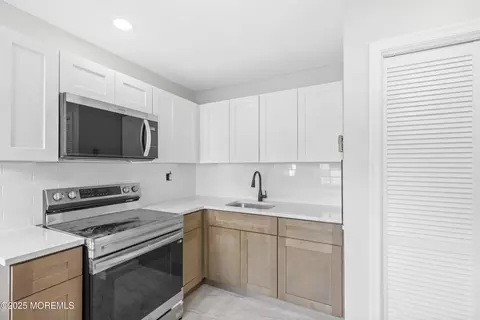 Kitchen - 36 Holly Ct E, Brick, NJ 08723 photo 2 of 2