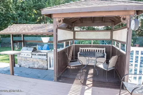 46 E Connecticut Concourse, Jackson, NJ 08527
