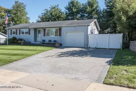 46 E Connecticut Concourse, Jackson, NJ 08527 photo 2