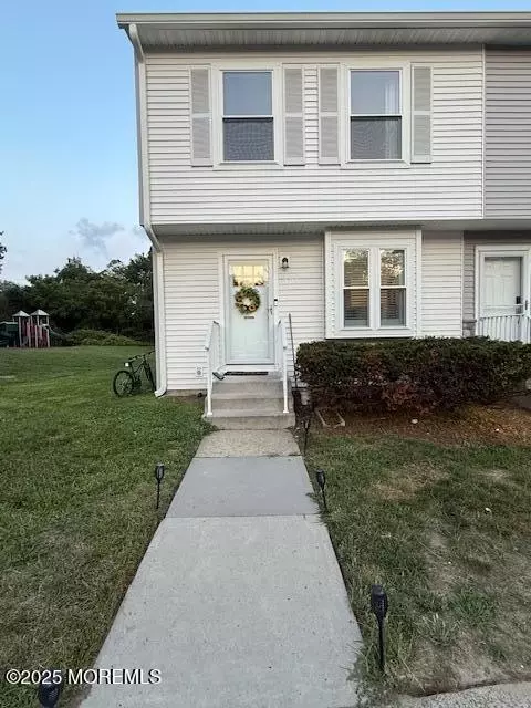 52 Renee Ct, Jackson, NJ 08527