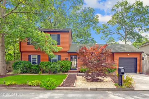 721 Cable Ave, Beachwood, NJ 08722