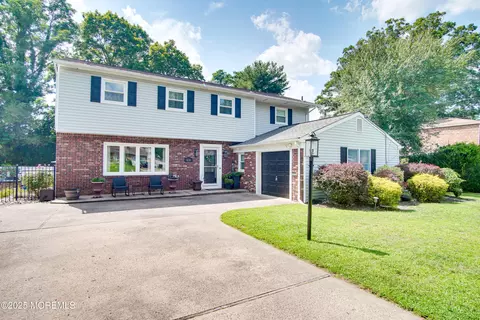 612 Greenwich Ct, Toms River, NJ 08753
