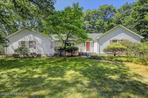 356 Herbertsville Rd, Howell, NJ 07731