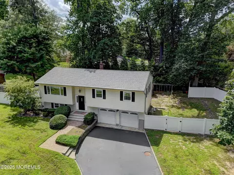 68 Princeton St, Red Bank, NJ 07701