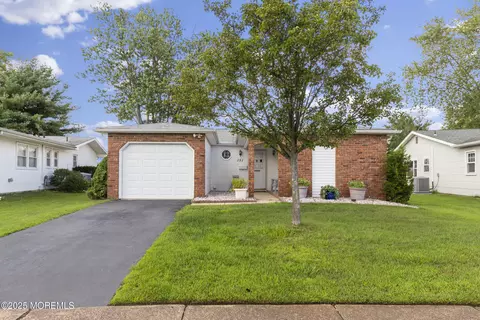 151 Clay Cir, Brick, NJ 08724
