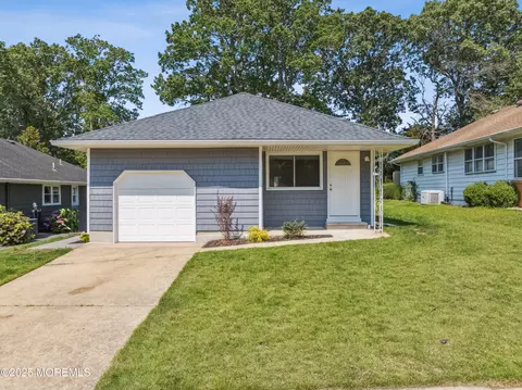 1657 Mount Everest Ln, Toms River, NJ 08753
