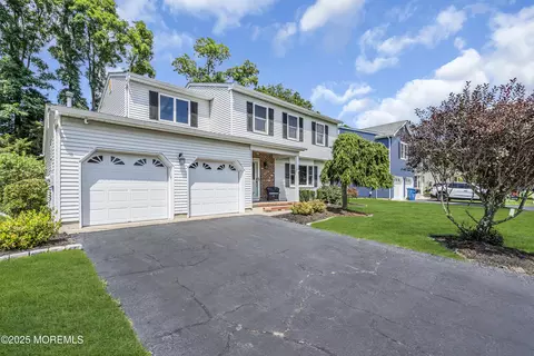 40 Cherry Tree Cir, Howell, NJ 07731