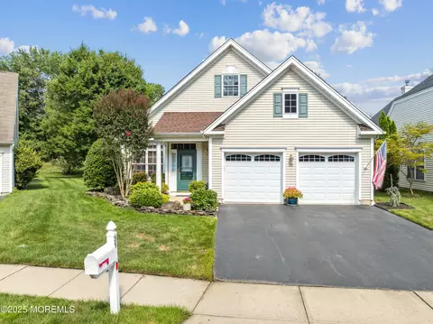 35 Violet Ct, Holmdel, NJ 07733