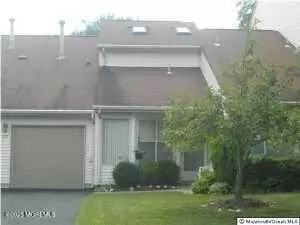 212 Ravenswood Rd, Englishtown, NJ 07726
