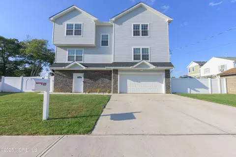 49 Garfield Ave, Keansburg, NJ 07734